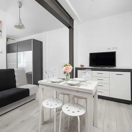 公寓 Lilac With Bathtub In Close To The Park By Renters