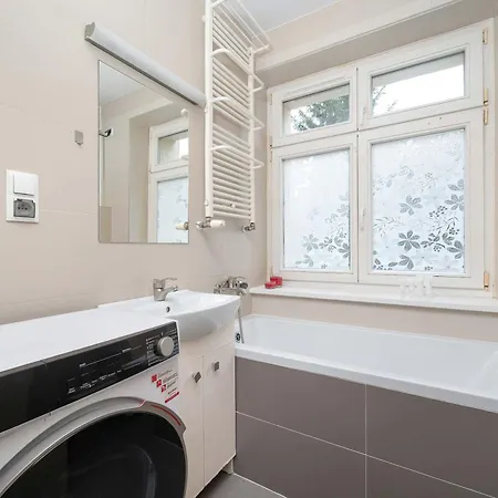 公寓 Lilac With Bathtub In Close To The Park By Renters *