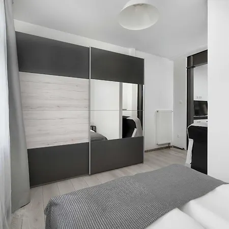公寓 Lilac With Bathtub In Close To The Park By Renters 弗罗茨瓦夫
