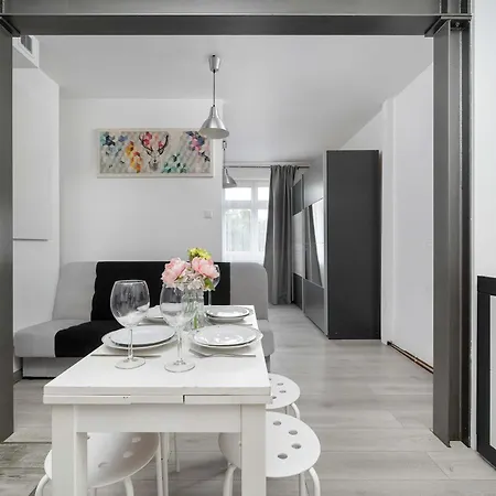 公寓 Lilac With Bathtub In Close To The Park By Renters